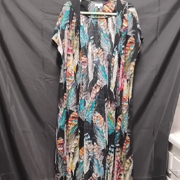 Multicolor Feather Print Maxi Dress - Picture 4 of 8